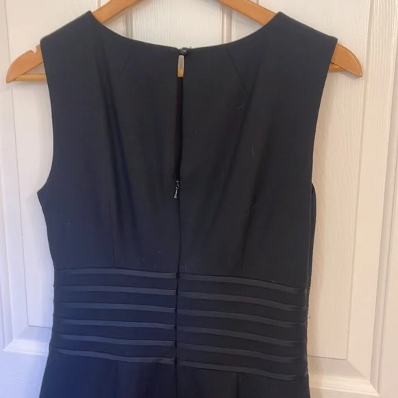 Black Sleeveless Banana Republic Dress size 8 - Picture 3 of 4